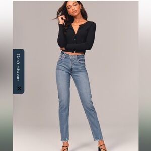 Abercrombie & Fitch High Rise Mom Jeans
